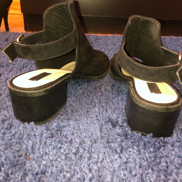 Heels - Picture 3 of 6